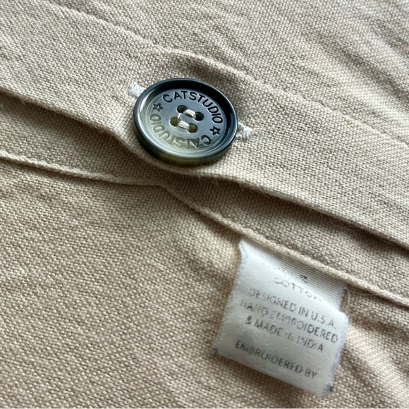 Catstudio- London Hand-Embroidered Pillow - Picture 7 of 7